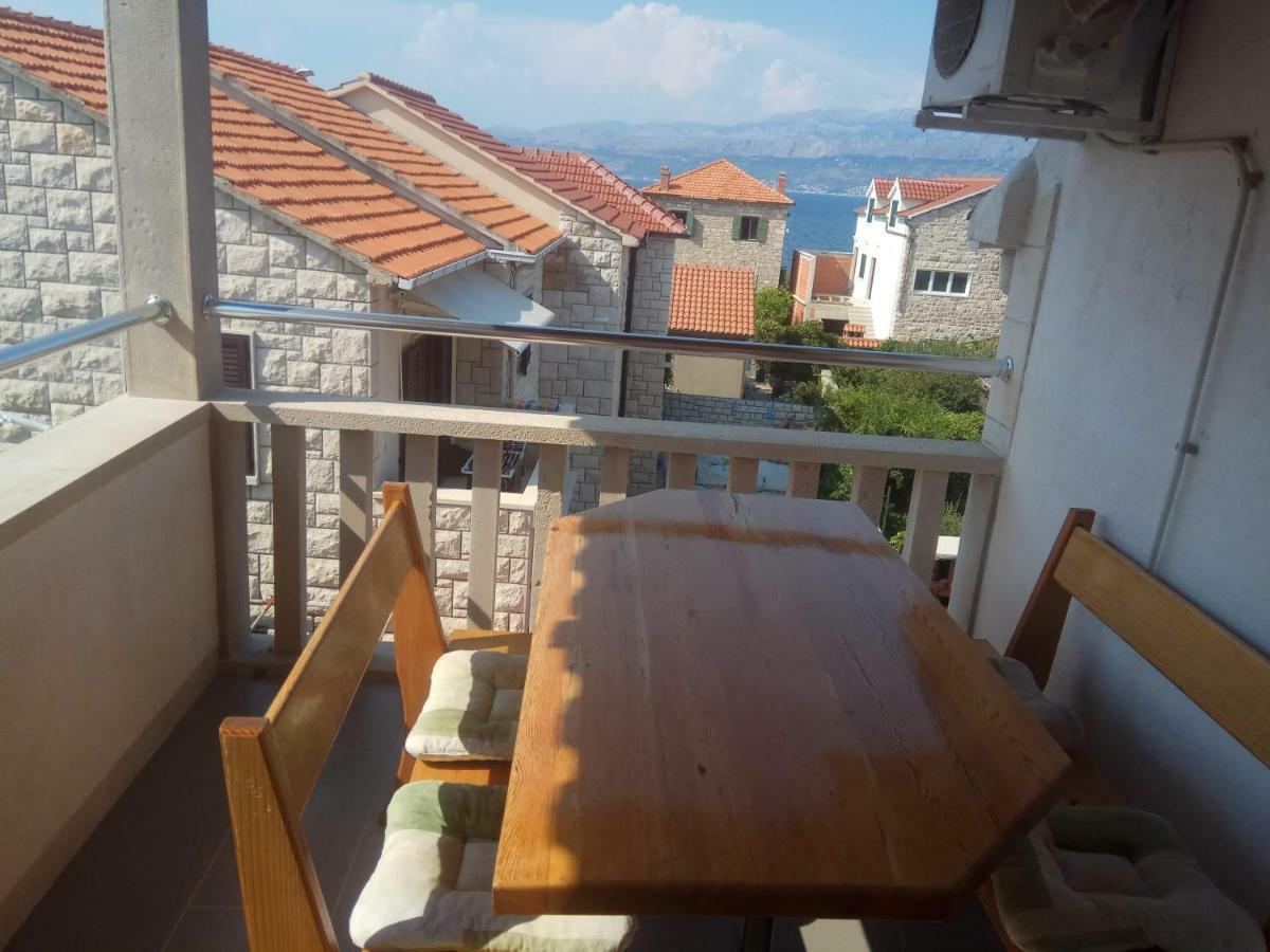 Apartmani Banic Postira Exterior foto
